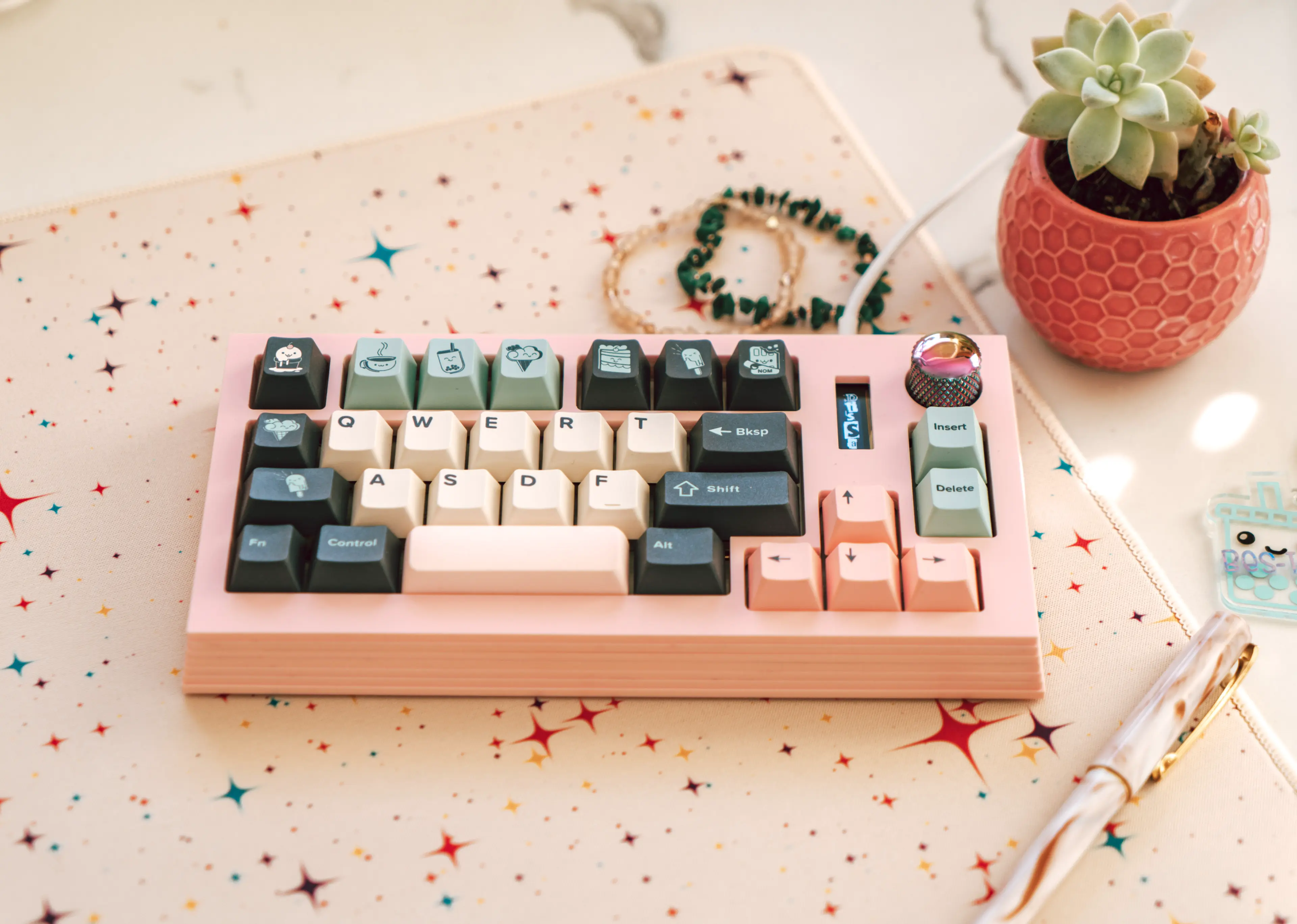Image of a pink Dissatisfaction30 keyboard